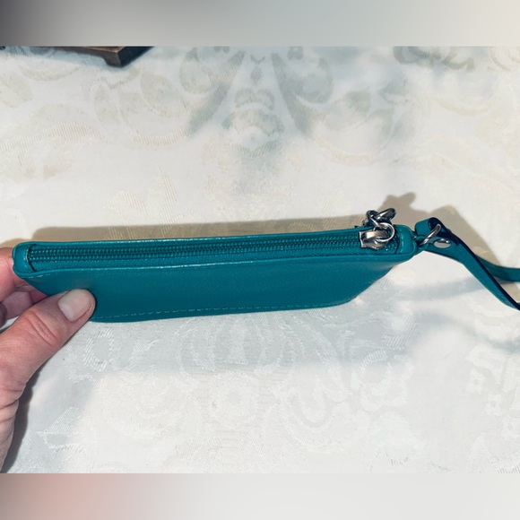Coach Leather Wristlet in Teal and Navy - EUC - Picture 4 of 6